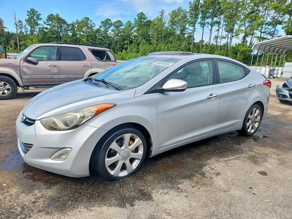 2012 HYUNDAI ELANTRA — Front 3/4