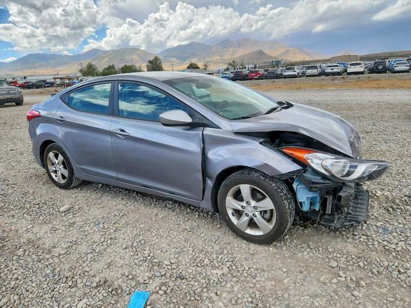 2013 HYUNDAI ELANTRA — Passenger 3/4