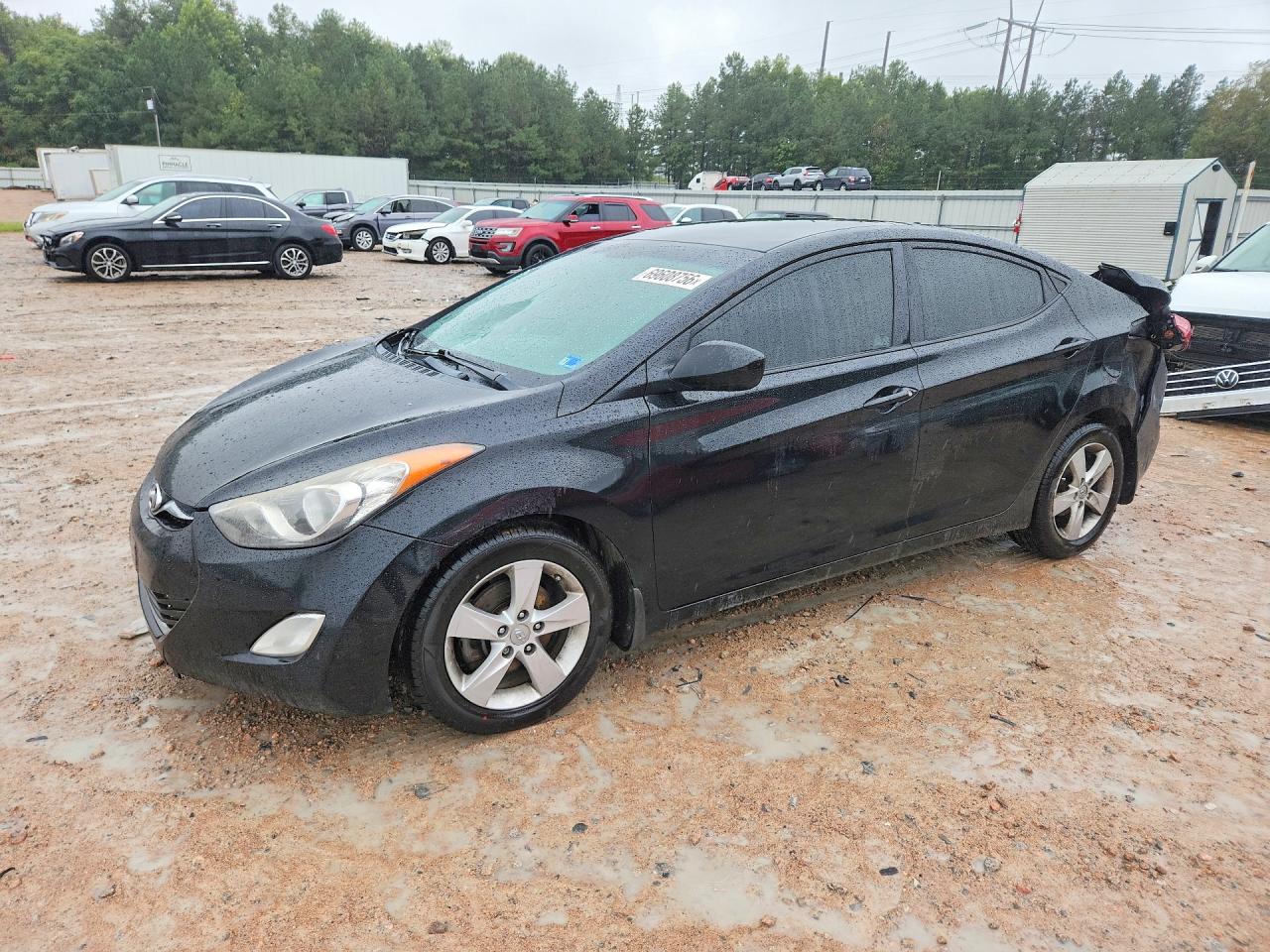 2013 HYUNDAI ELANTRA — Front 3/4
