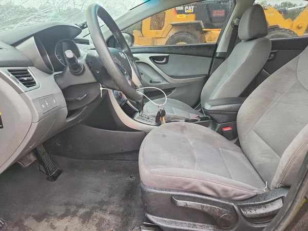2013 HYUNDAI ELANTRA — DENT