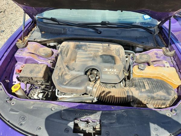 2019 DODGE CHARGER — Engine bay