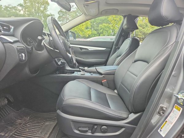 2021 INFINITI QX50 Luxe — DENT