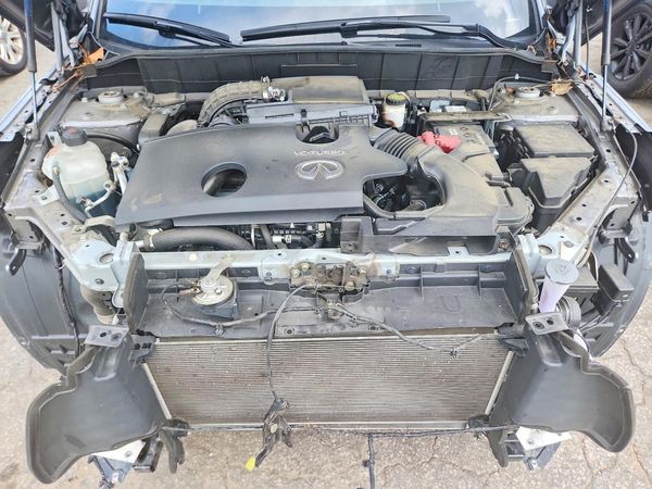 2021 INFINITI QX50 Luxe — Engine bay