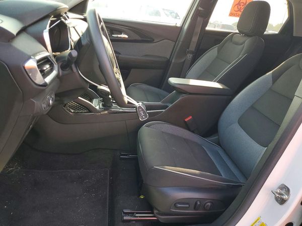 2022 CHEVROLET TRAILBLAZER LT — DENT