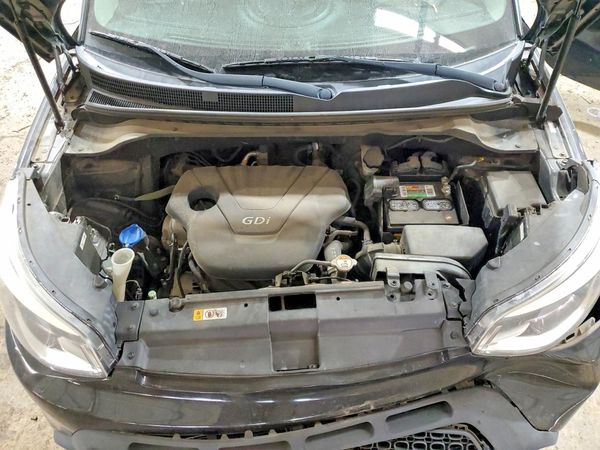 2016 KIA SOUL — Engine bay