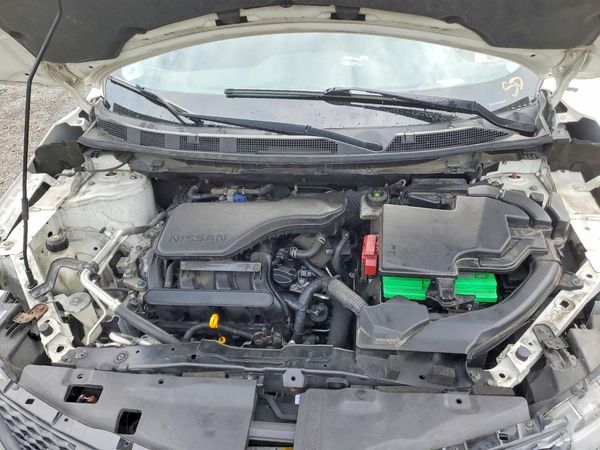 2019 NISSAN ROGUE SPORT — Engine bay