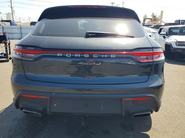 2024 PORSCHE MACAN — DIRR