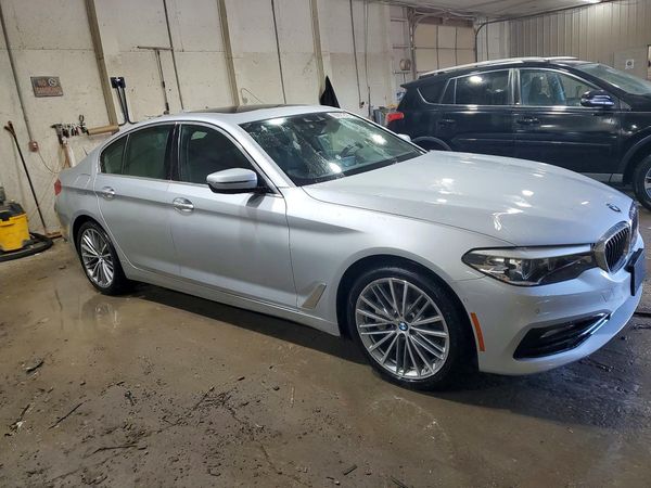 2018 BMW 530 xDrive — Passenger 3/4