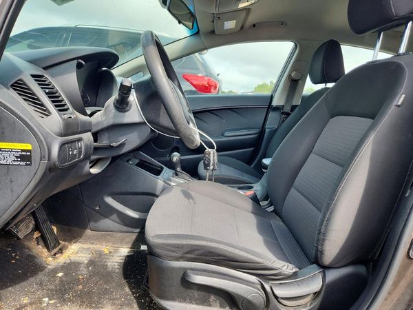 2015 KIA FORTE — DENT