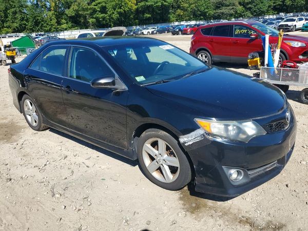 2012 TOYOTA CAMRY — Passenger 3/4