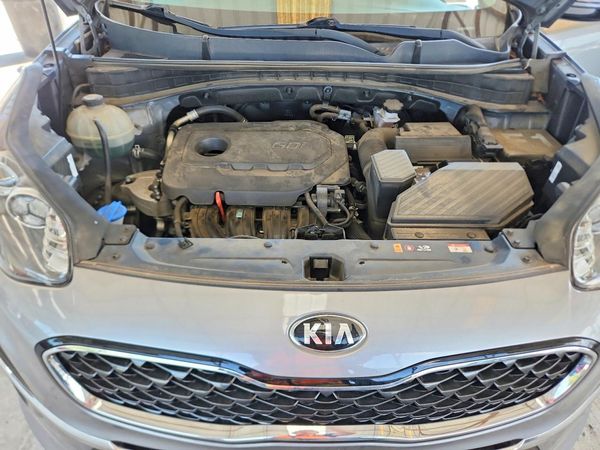 2021 KIA SPORTAGE EX — Engine bay