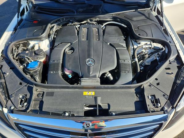 2019 MERCEDES-BENZ S S450 — Engine bay