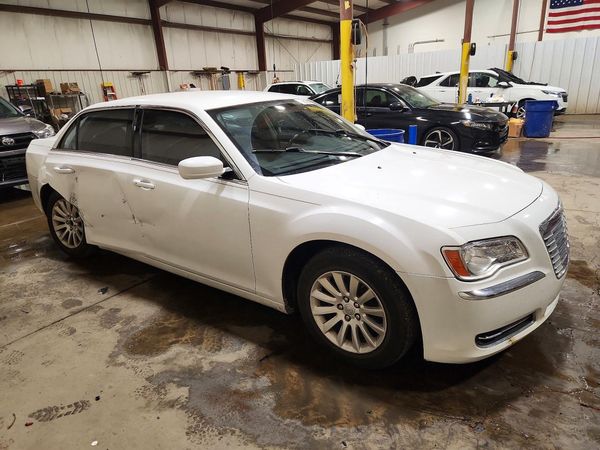 2012 CHRYSLER 300 Base/Limited — Passenger 3/4