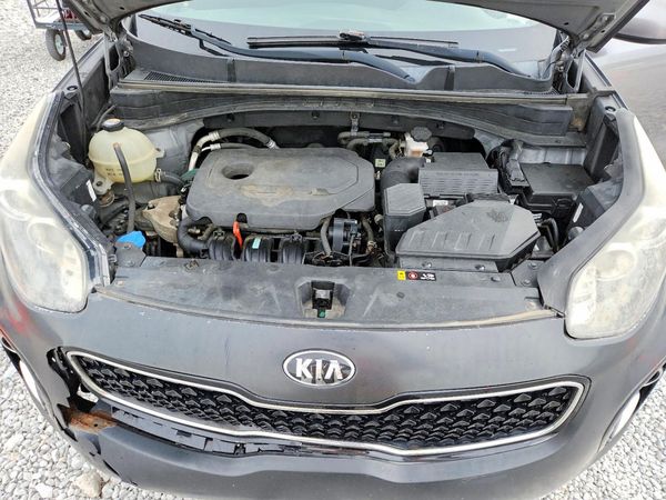 2017 KIA SPORTAGE — Engine bay