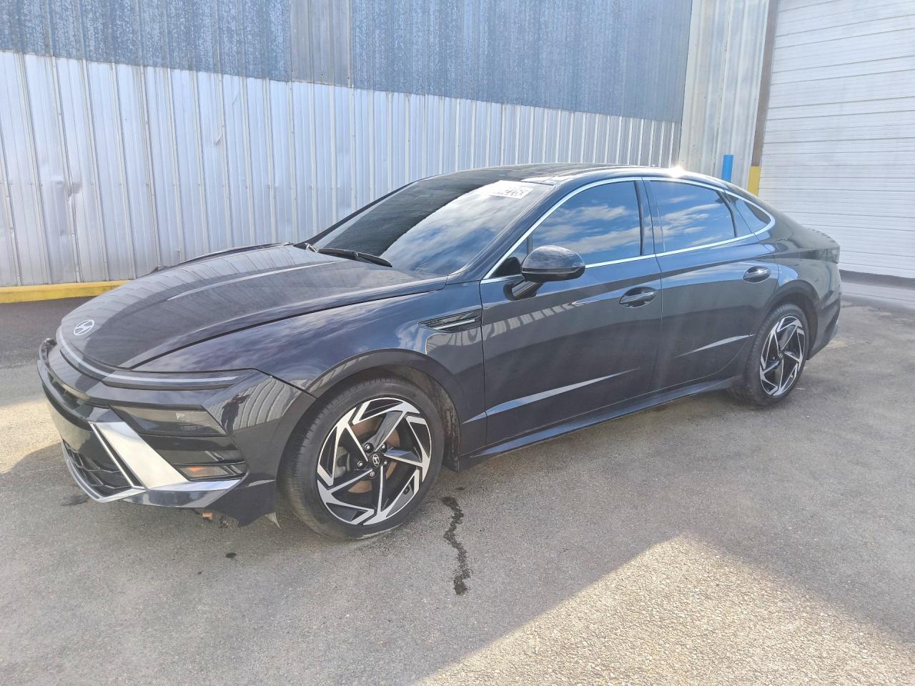 2024 HYUNDAI SONATA SEL w/ Convenience Pkg — Front 3/4