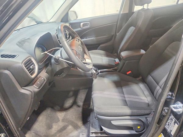 2026 HYUNDAI VENUE SEL, SEL w/ 2-Tone Roof — DENT