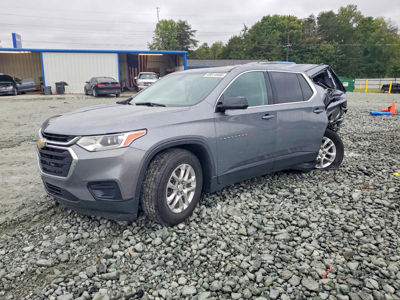 2021 CHEVROLET TRAVERSE LS — Front 3/4