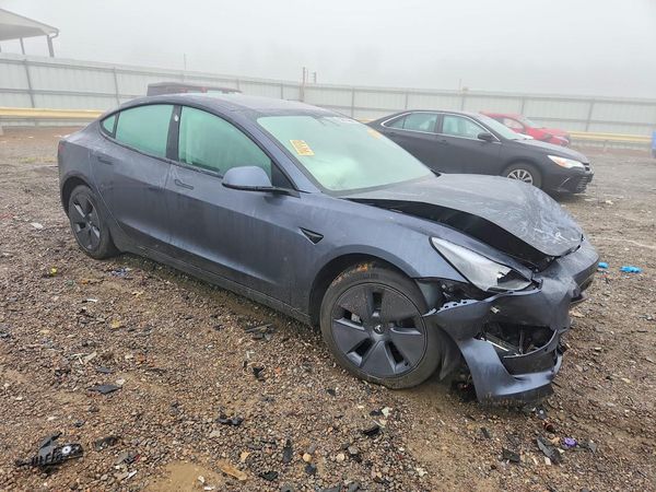 2022 TESLA MODEL 3 — Passenger 3/4