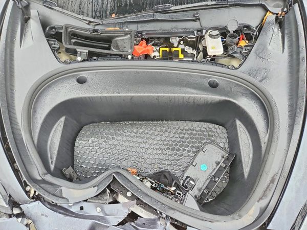2022 TESLA MODEL 3 — Engine bay