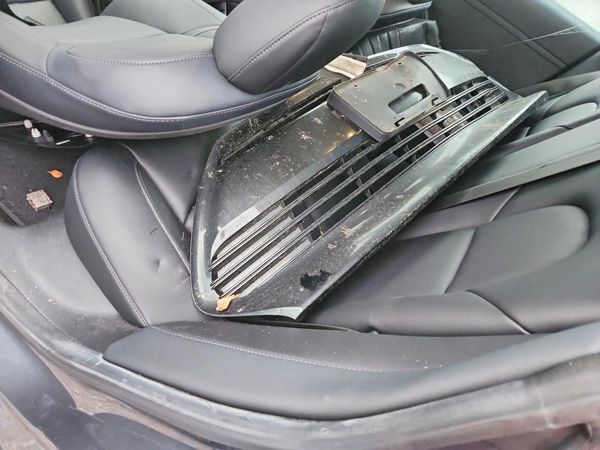 2022 TESLA MODEL 3 — LOOS