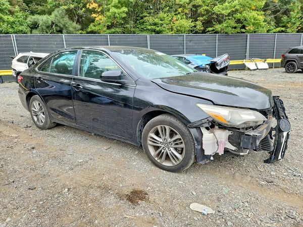 2016 TOYOTA CAMRY — Passenger 3/4