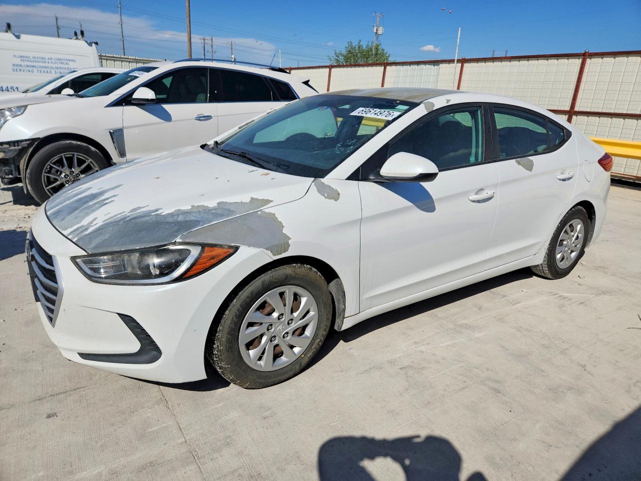 2017 HYUNDAI ELANTRA SE Base — Front 3/4