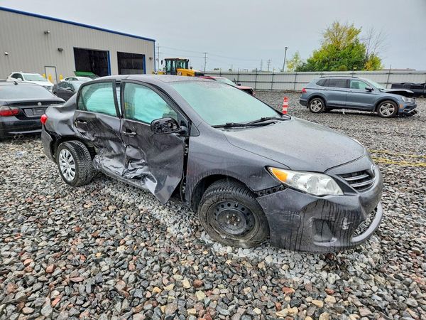 2013 TOYOTA COROLLA — Passenger 3/4