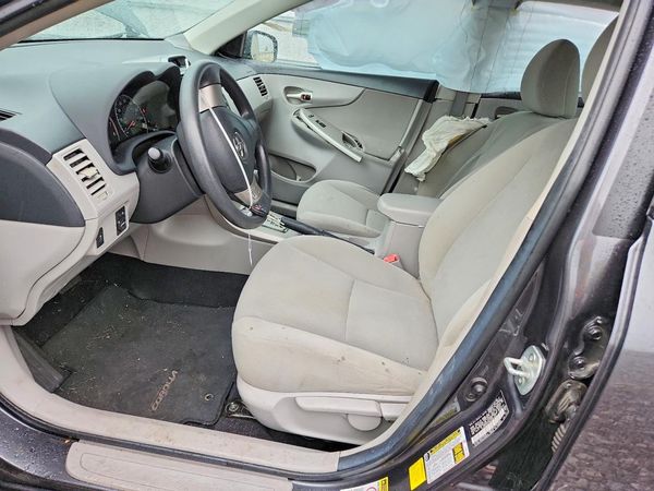 2013 TOYOTA COROLLA — DENT