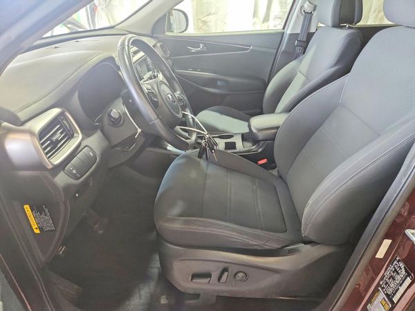 2016 KIA SORENTO L / LX — DENT