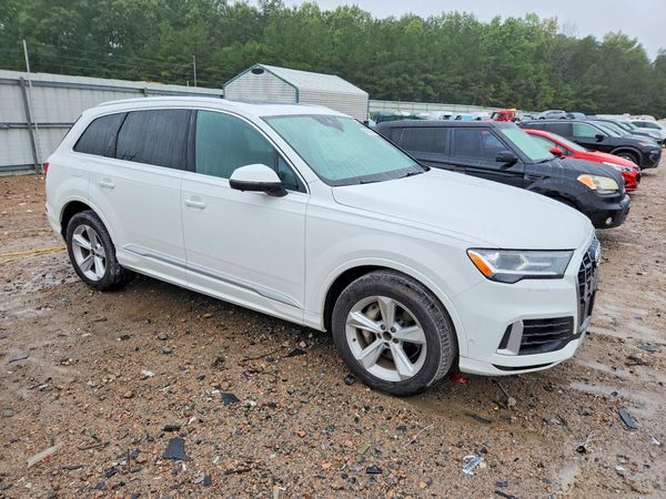 2021 AUDI Q7 quattro Premium — Passenger 3/4