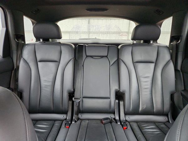 2021 AUDI Q7 quattro Premium — SUVN