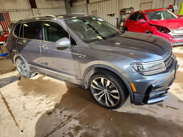 2020 VOLKSWAGEN TIGUAN — Passenger 3/4