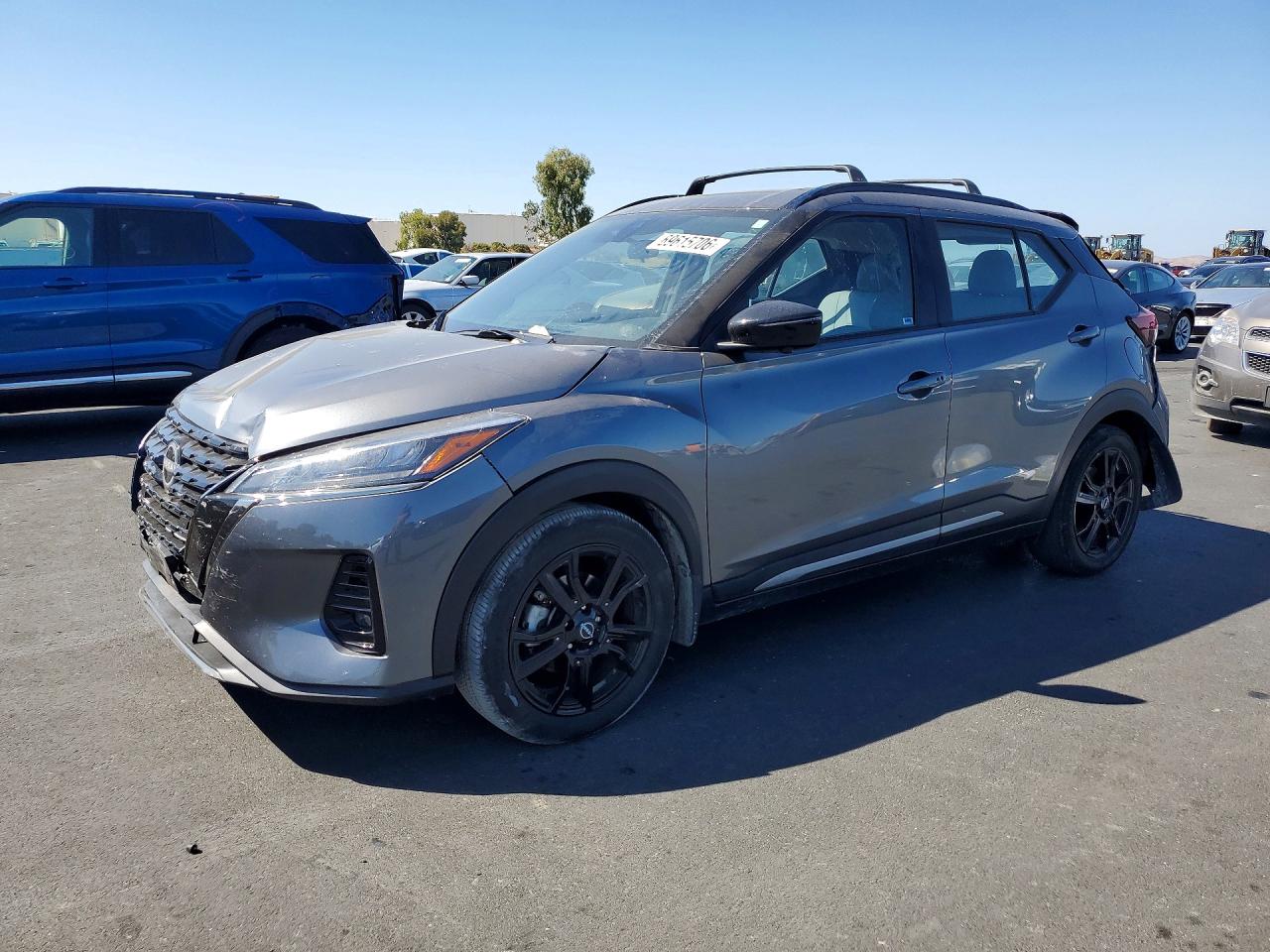 2024 NISSAN KICKS SR — Front 3/4