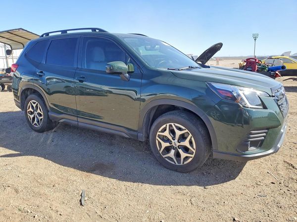 2022 SUBARU FORESTER — Passenger 3/4