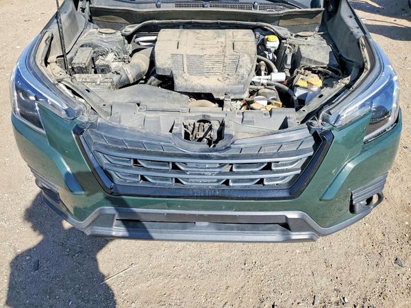2022 SUBARU FORESTER — Engine bay