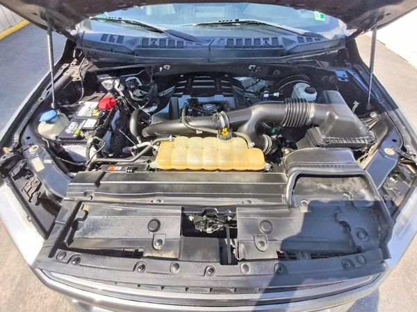 2018 FORD F150 — Engine bay