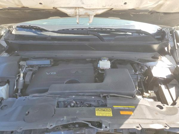 2017 INFINITI QX60 — Engine bay