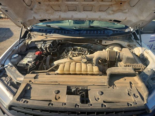 2020 FORD F150 — Engine bay