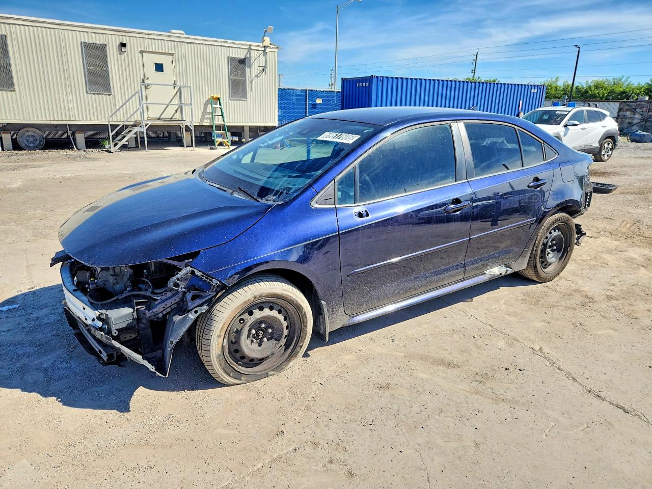 2021 TOYOTA COROLLA LE — Front 3/4