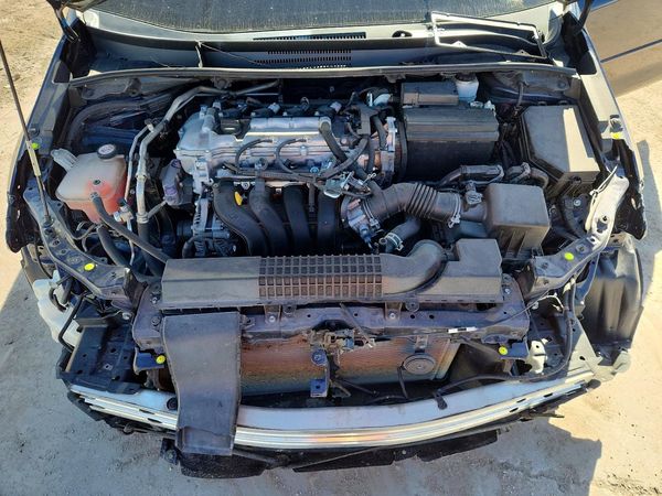 2021 TOYOTA COROLLA LE — Engine bay