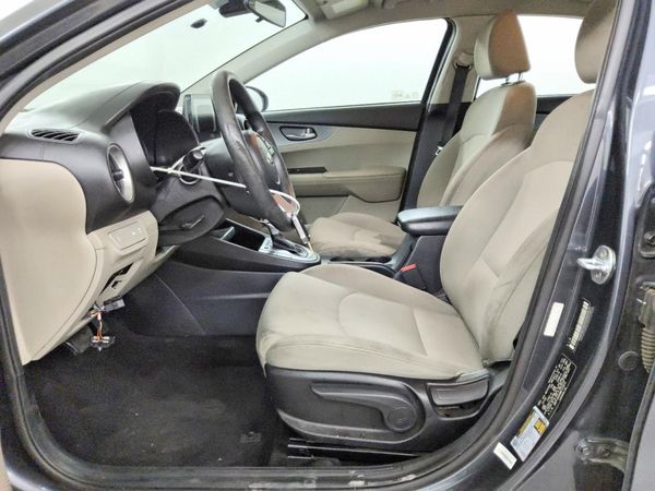 2021 KIA FORTE FE, LXS — DENT