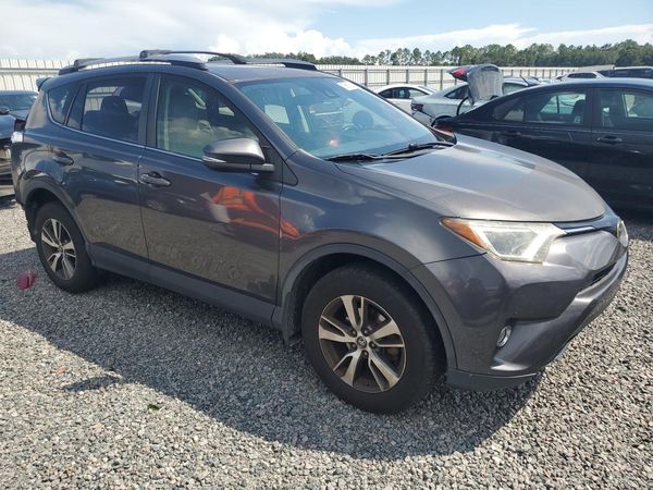 2017 TOYOTA RAV4 XLE — Passenger 3/4