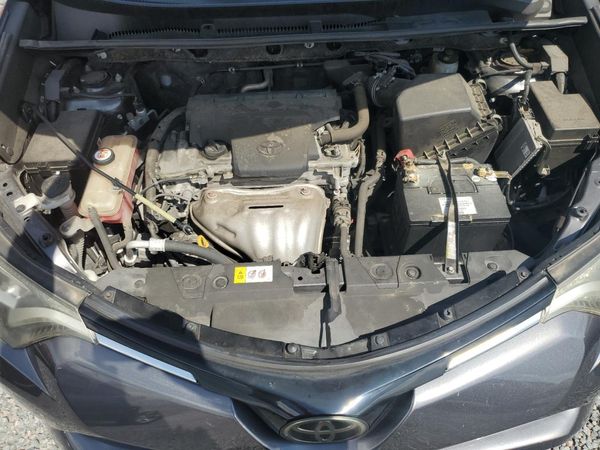 2017 TOYOTA RAV4 XLE — Engine bay
