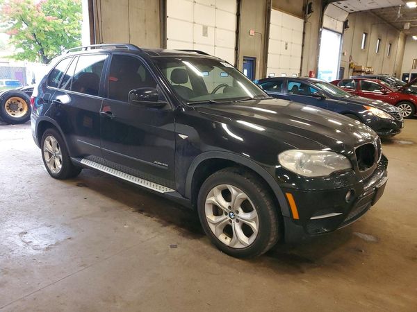 2012 BMW X5 xDrive35i — Passenger 3/4