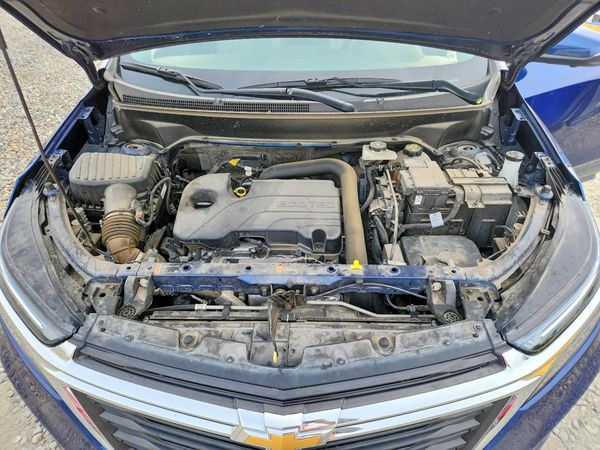 2023 CHEVROLET EQUINOX LT (1LT) — Engine bay