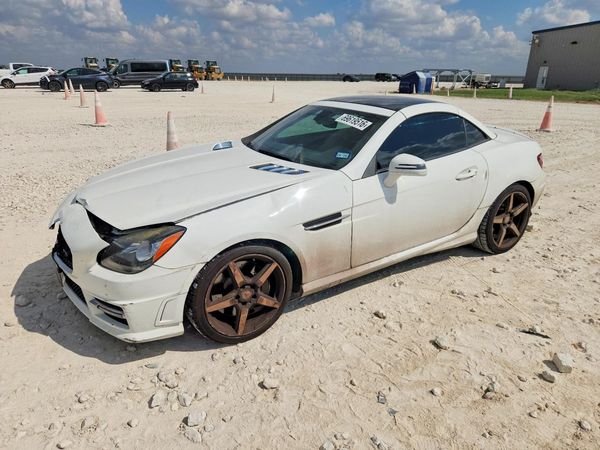 2015 MERCEDES-BENZ SLK — DSFA — Front 3/4