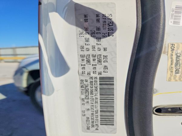 2016 JEEP COMPASS Sport — VINS