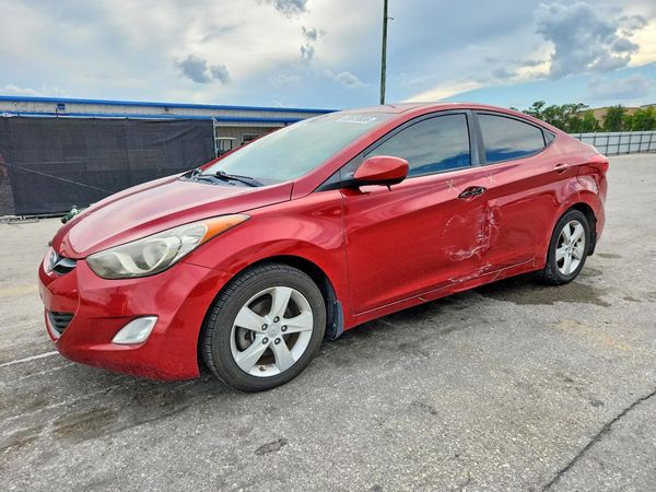 2013 HYUNDAI ELANTRA — DSFA — Front 3/4