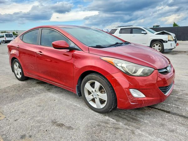 2013 HYUNDAI ELANTRA — Passenger 3/4