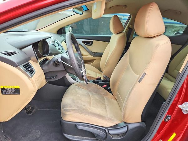 2013 HYUNDAI ELANTRA — DENT